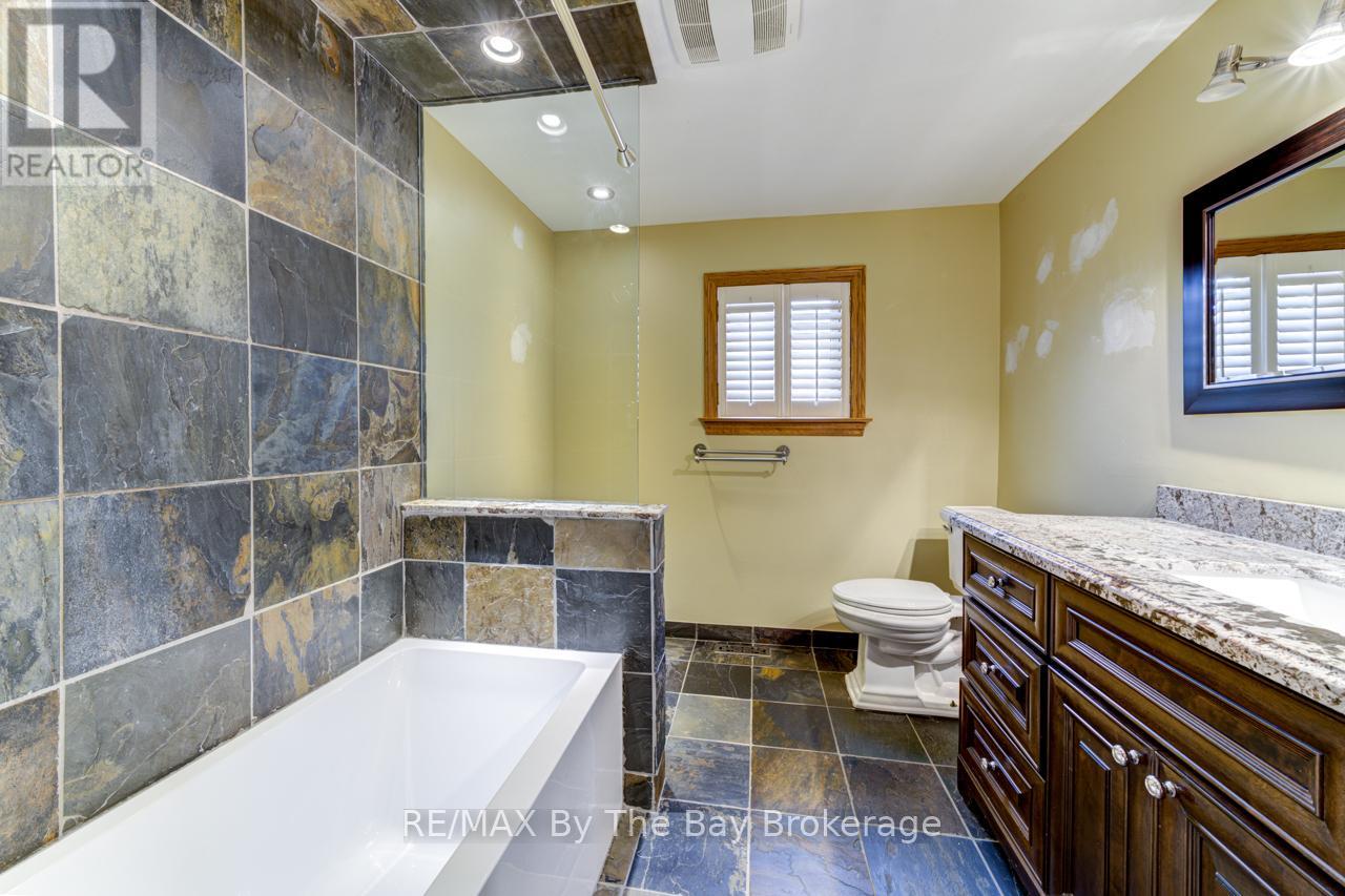 145 Old Surrey Lane, Richmond Hill, Ontario  L4C 6R9 - Photo 29 - N12217922
