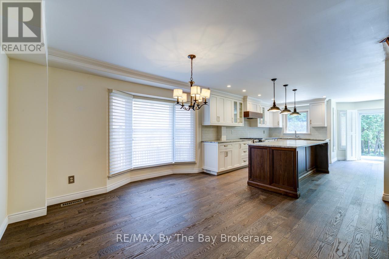 145 Old Surrey Lane, Richmond Hill, Ontario  L4C 6R9 - Photo 5 - N12217922