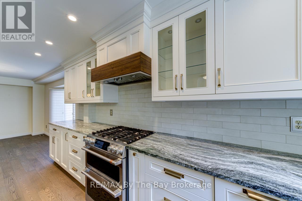 145 Old Surrey Lane, Richmond Hill, Ontario  L4C 6R9 - Photo 7 - N12217922