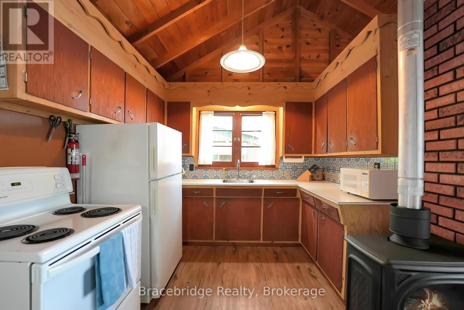 1175 Kendrick Creek Lane, Minden Hills, Ontario  K0M 2K0 - Photo 18 - X12218024