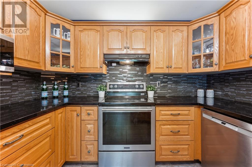 35 Dayman Court, Kitchener, Ontario  N2M 3A1 - Photo 13 - 40740788