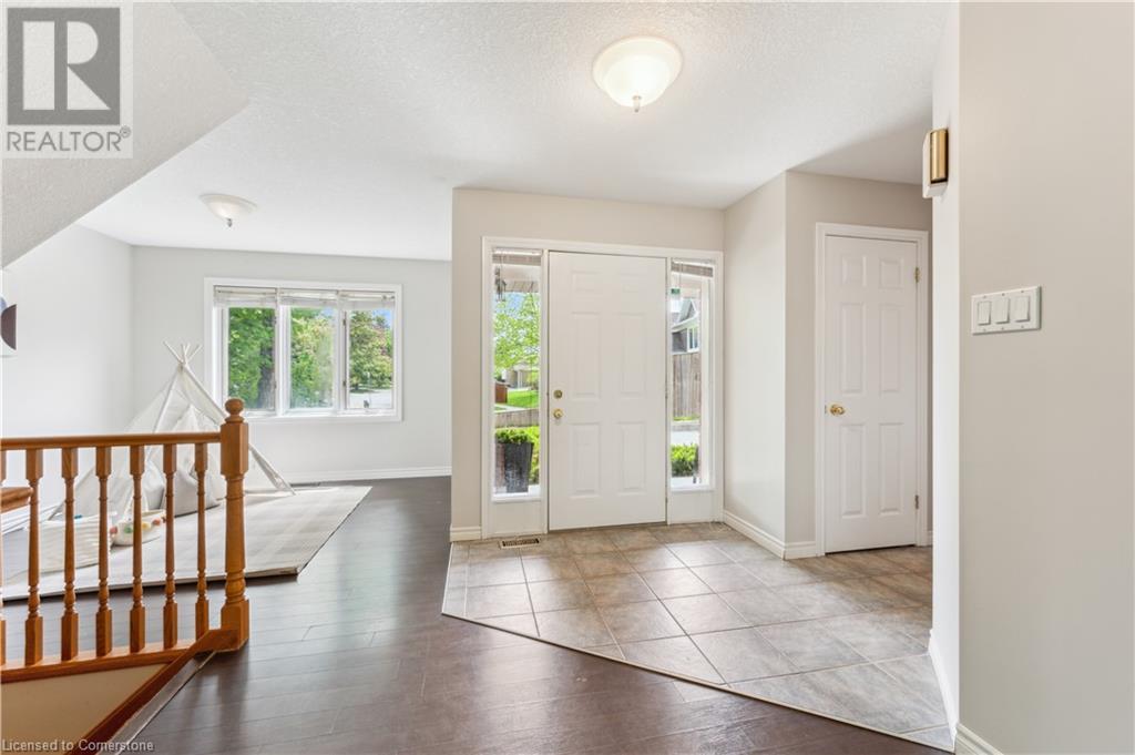 35 Dayman Court, Kitchener, Ontario  N2M 3A1 - Photo 6 - 40740788