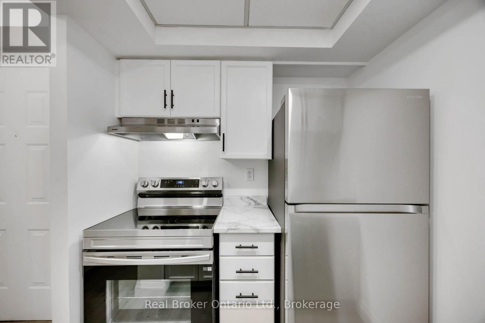 535 - 222 The Esplanade, Toronto, Ontario  M5A 4M8 - Photo 18 - C12218149