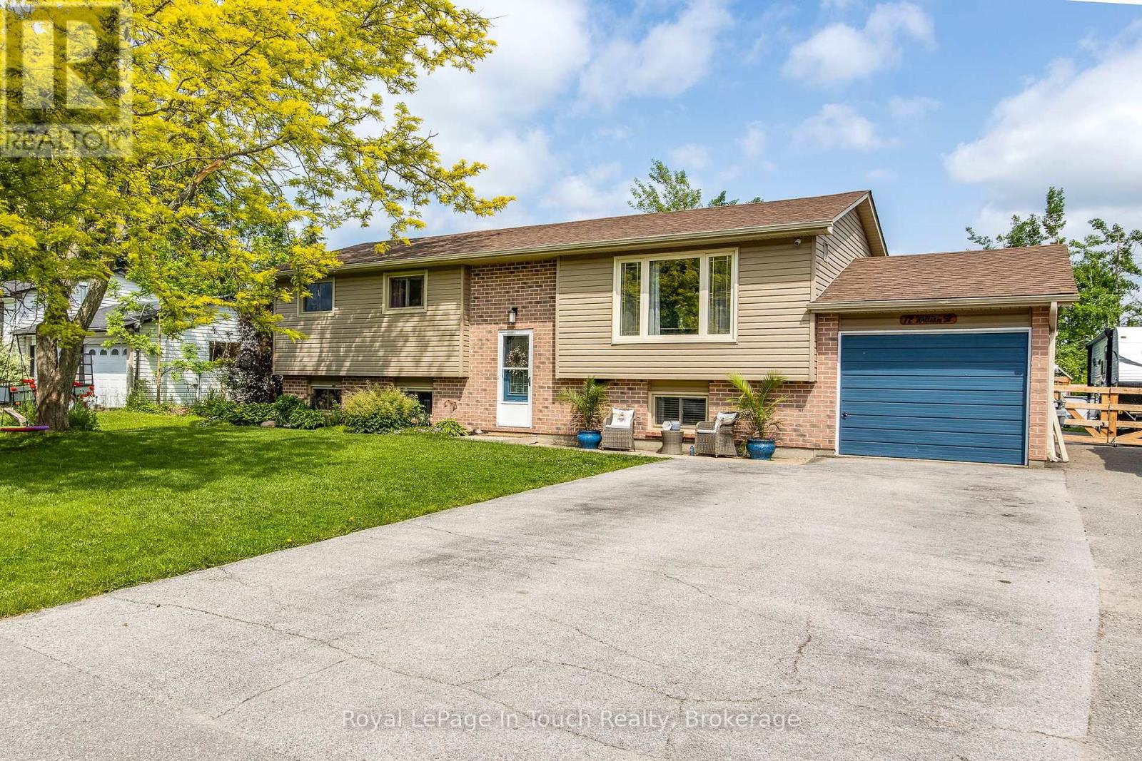 72 William Street, Oro-Medonte, Ontario  L0L 2L0 - Photo 1 - S12218123