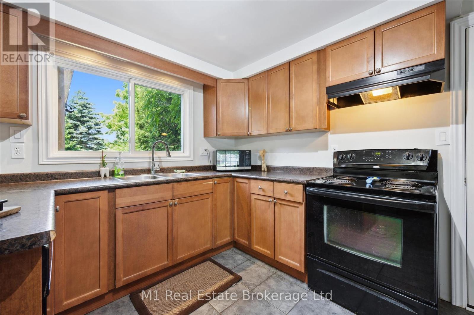 595 Willow Road, Guelph, Ontario  N1H 7J8 - Photo 10 - X12218144