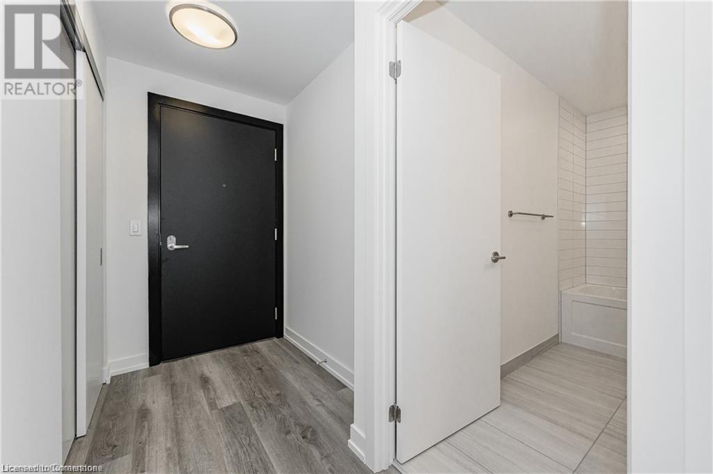 15 Wellington Street S Unit# 2803, Kitchener, Ontario  N2G 0E4 - Photo 10 - 40736633