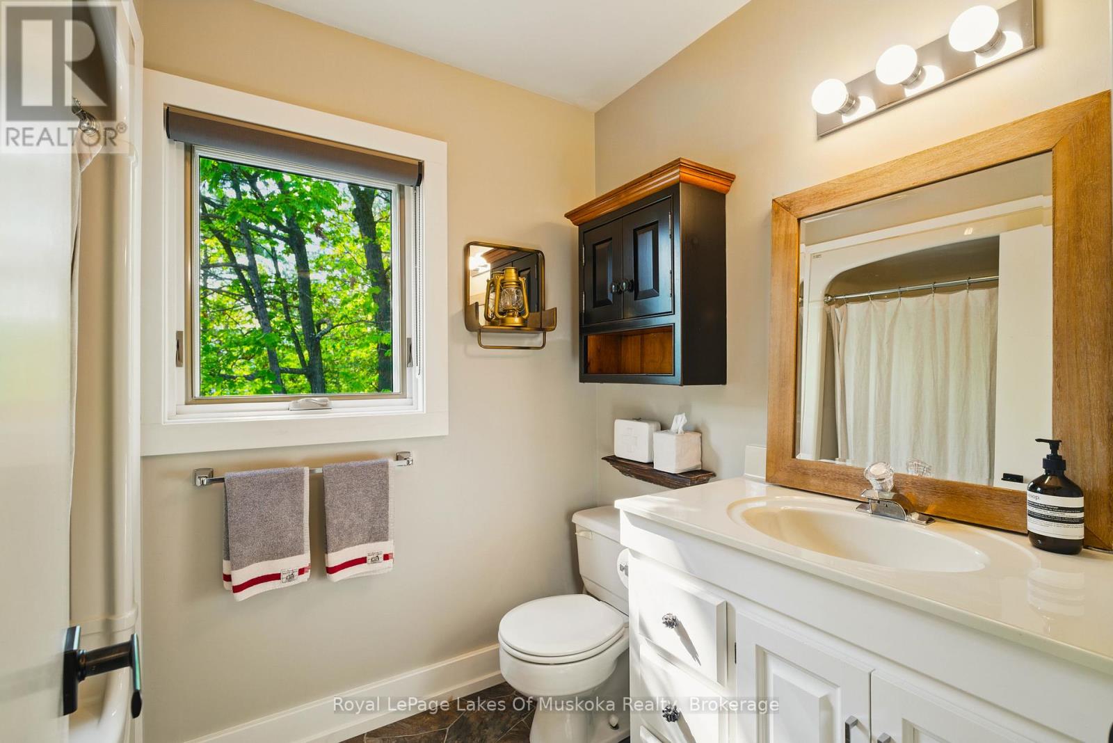 1162-2 Osborne Point Road, Lake Of Bays, Ontario  P0H 0A9 - Photo 27 - X12218234