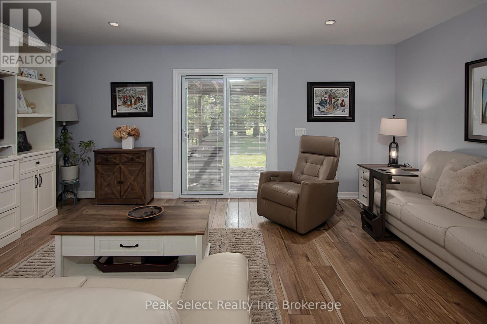22 Homefield Court, St. Marys, Ontario  N4X 0A4 - Photo 4 - X12218247