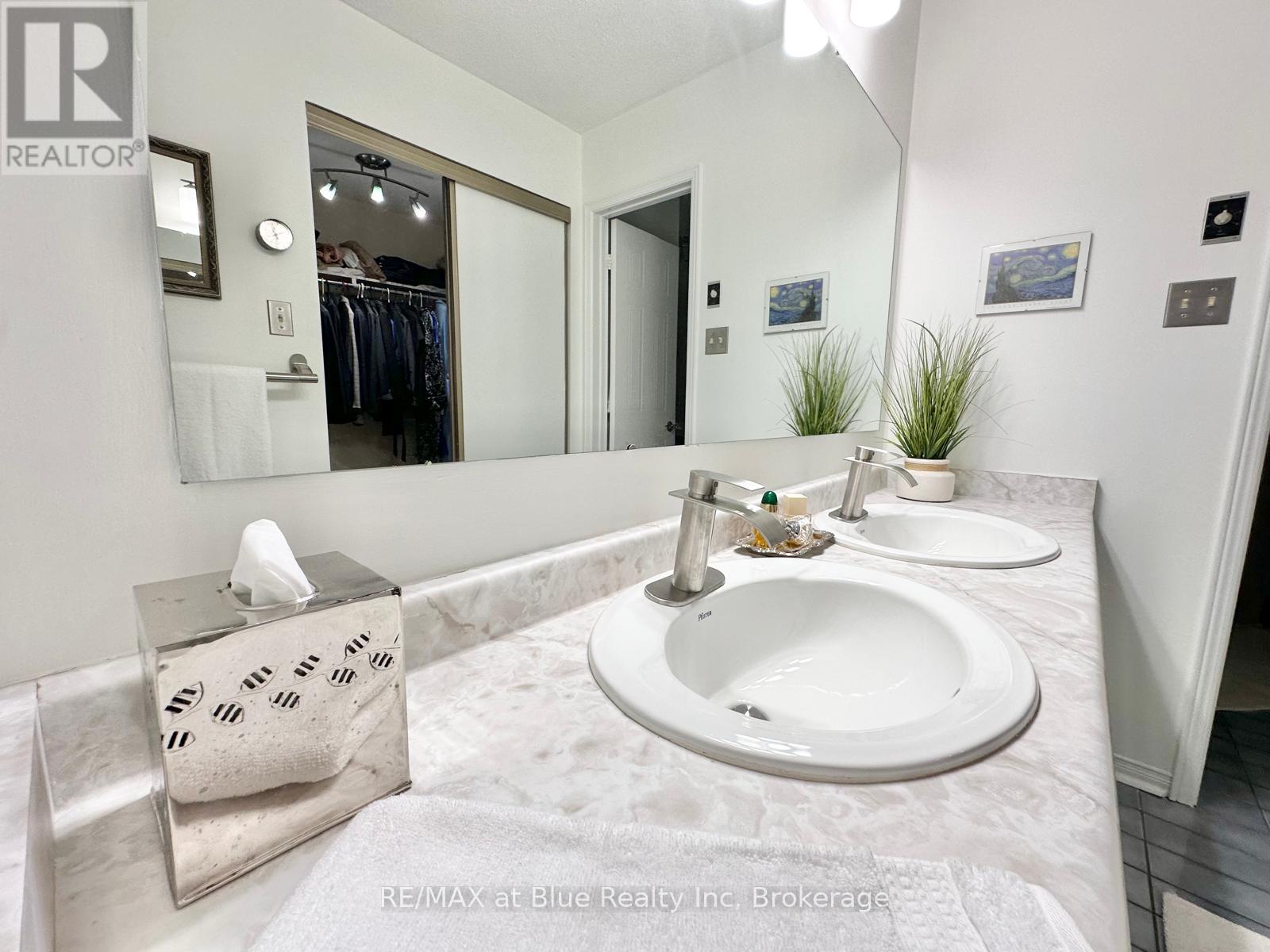 8 Stornwood Court, Brampton, Ontario  L6W 4H4 - Photo 22 - W12218347