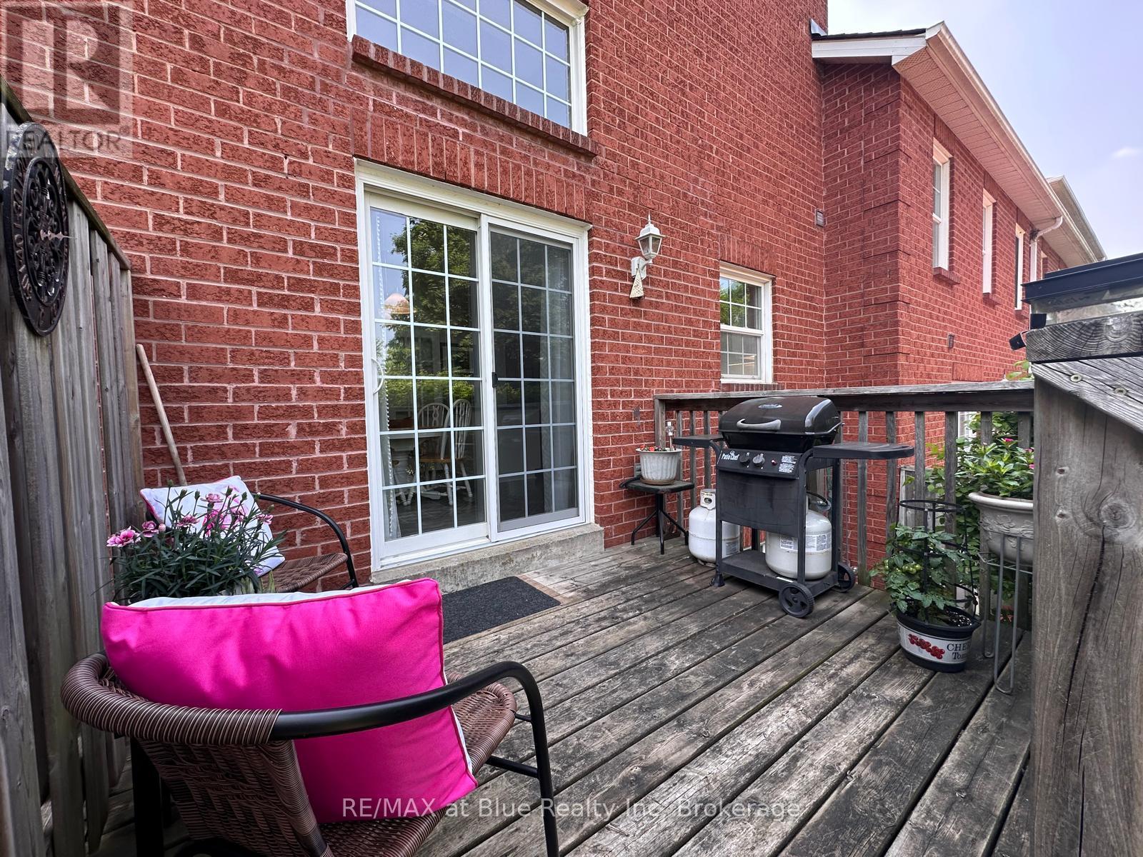 8 Stornwood Court, Brampton, Ontario  L6W 4H4 - Photo 34 - W12218347