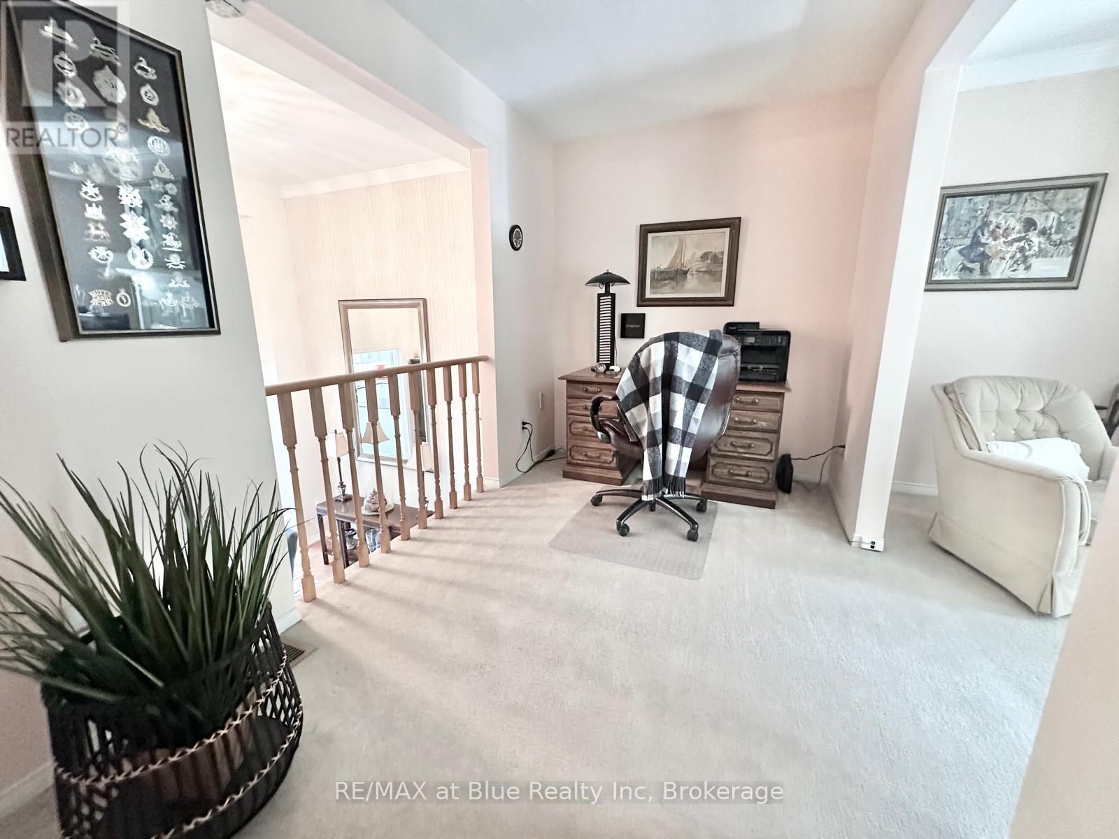 8 Stornwood Court, Brampton, Ontario  L6W 4H4 - Photo 7 - W12218347