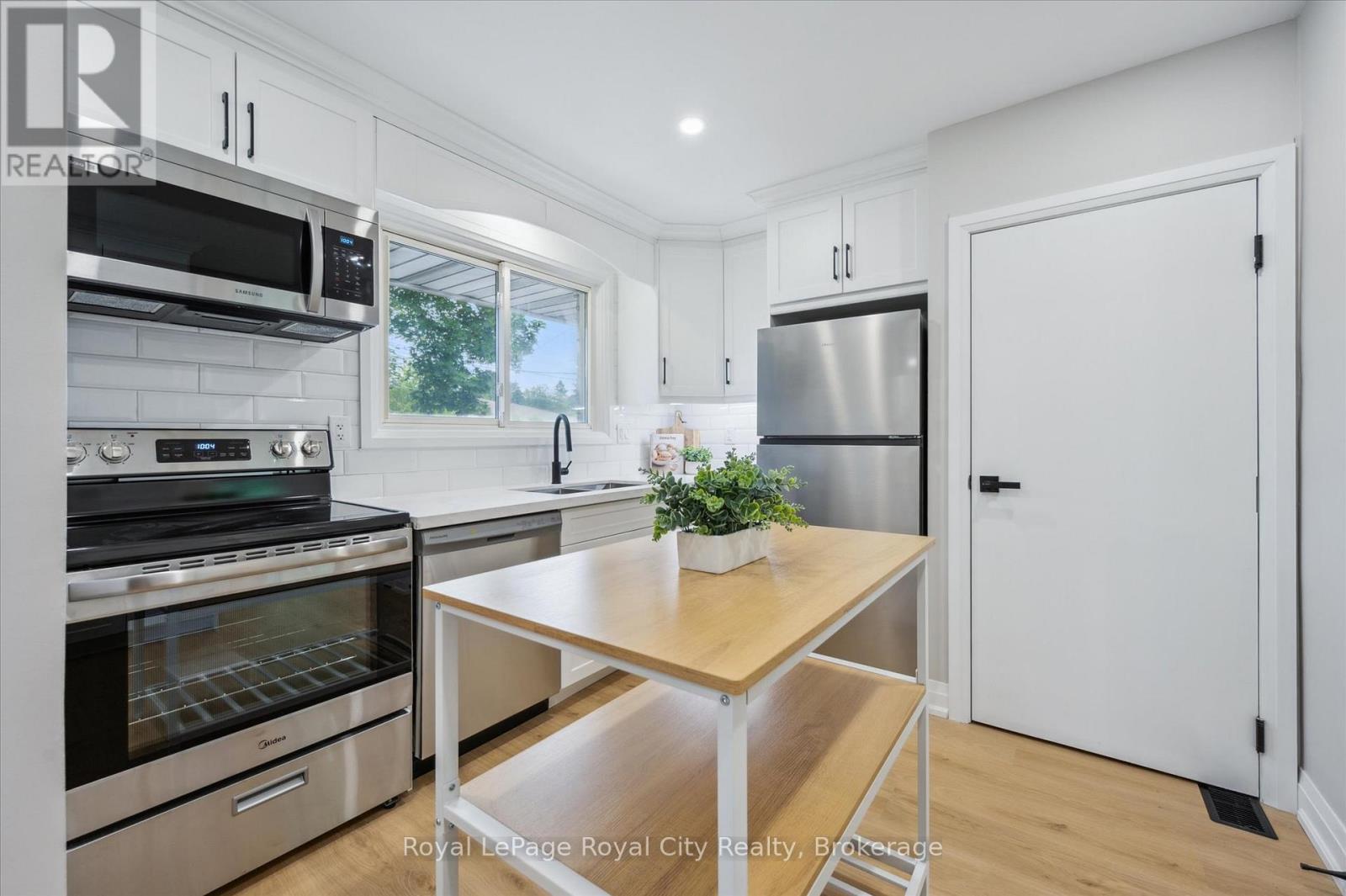 22 Heath Road, Guelph, Ontario  N1H 6G9 - Photo 12 - X12218553