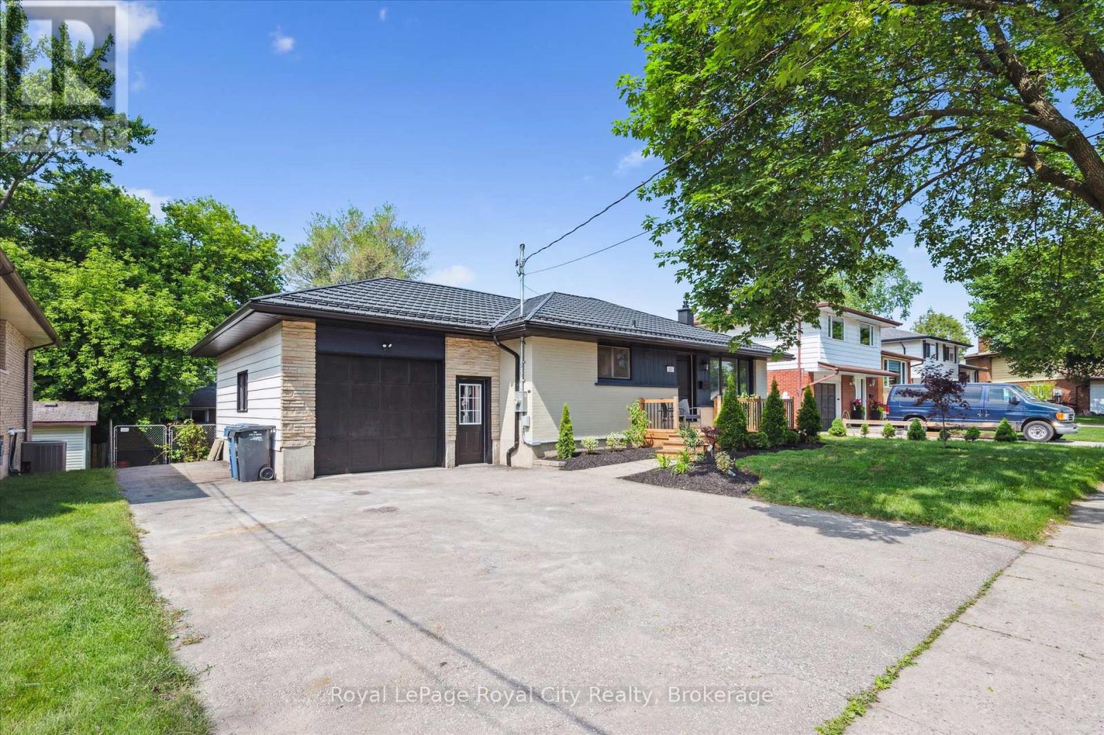 22 Heath Road, Guelph, Ontario  N1H 6G9 - Photo 3 - X12218553