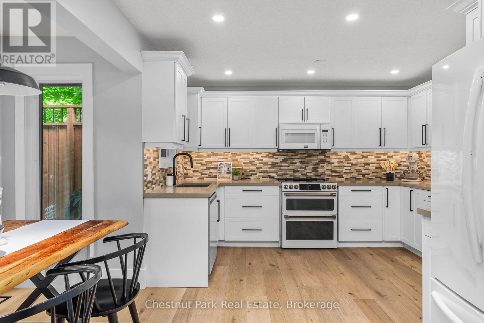 245 Summit Drive, Huntsville, Ontario  P1H 1Y9 - Photo 13 - X12218614