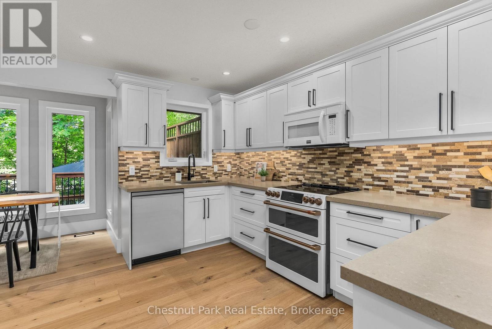 245 Summit Drive, Huntsville, Ontario  P1H 1Y9 - Photo 16 - X12218614