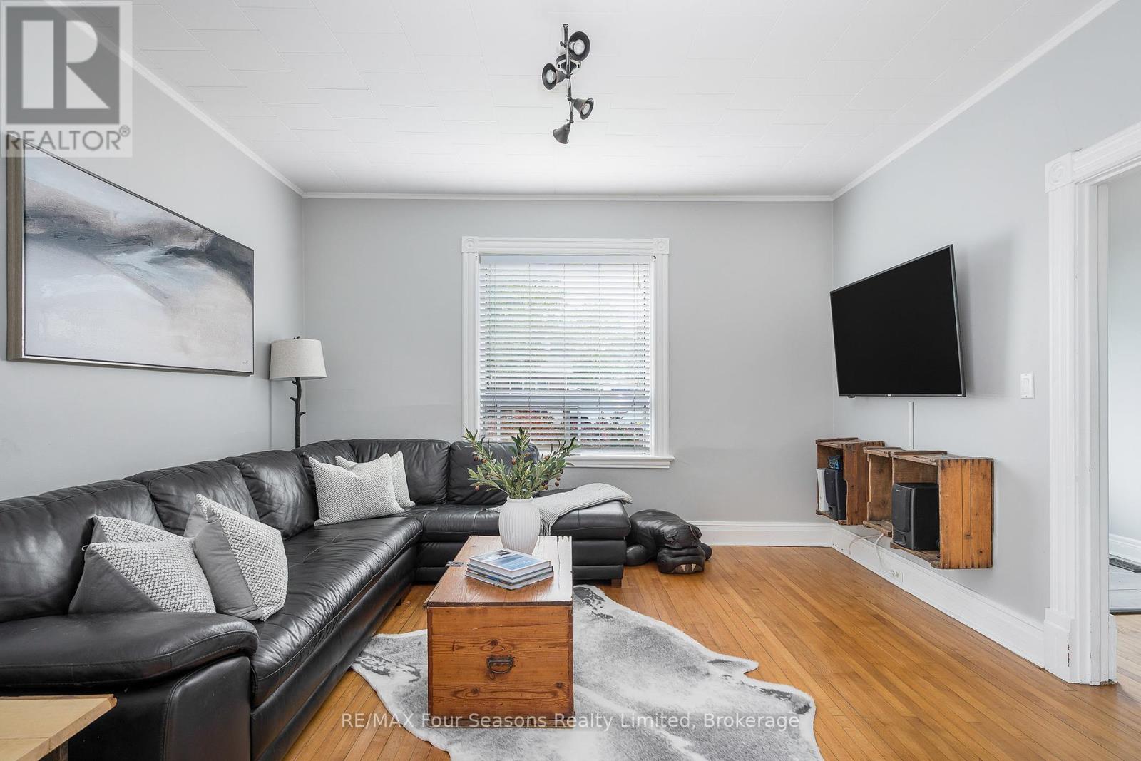 43 Cedar Street, Collingwood, Ontario  L9Y 3A4 - Photo 7 - S12218826