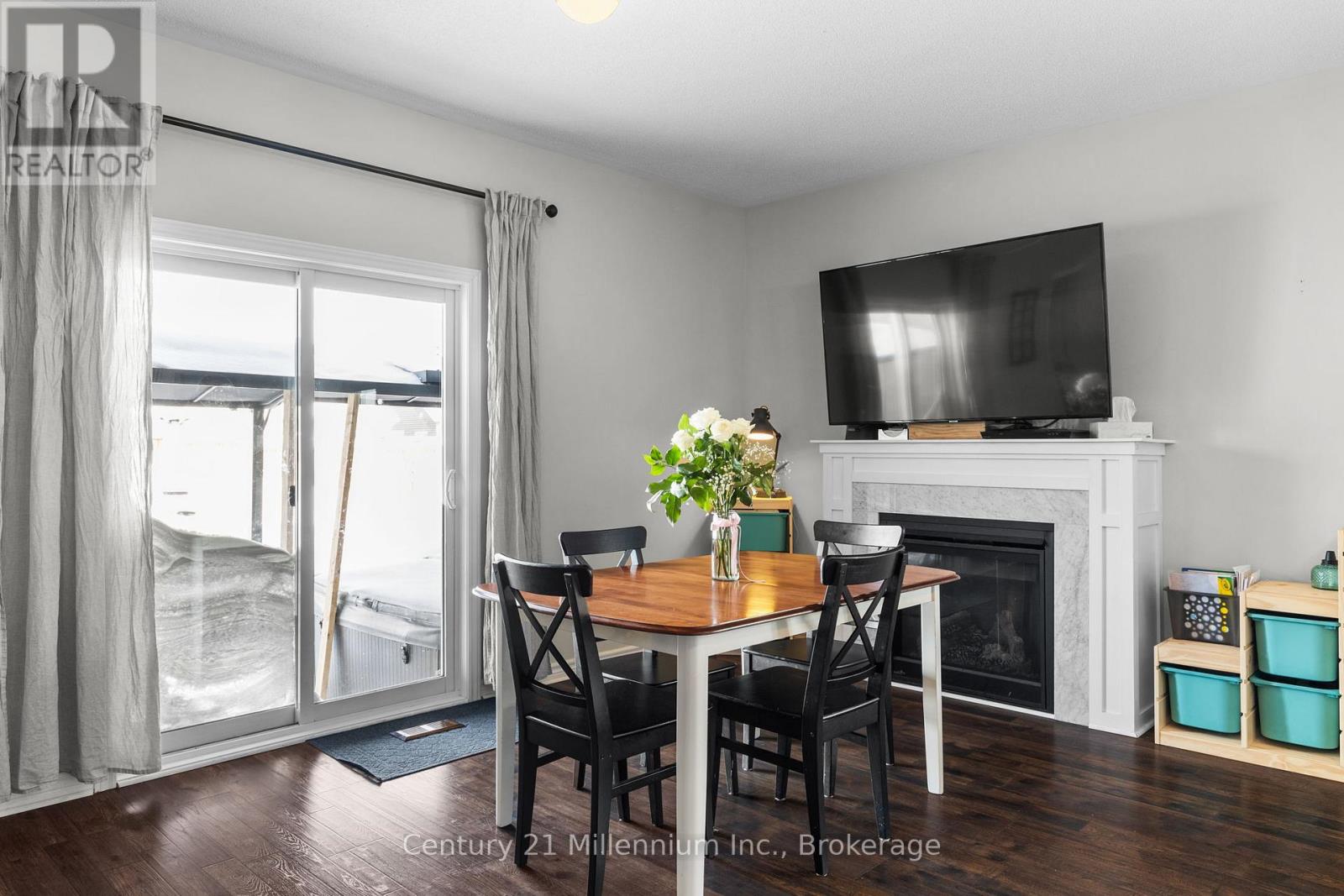 14 Drysdale Drive, Springwater, Ontario  L0L 1P0 - Photo 10 - S12219259