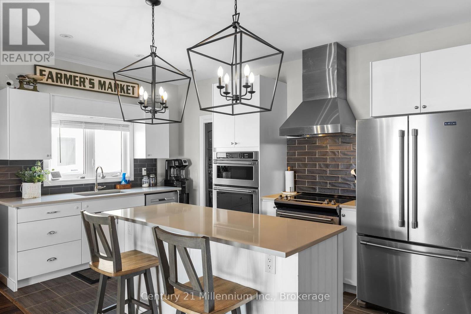 14 Drysdale Drive, Springwater, Ontario  L0L 1P0 - Photo 13 - S12219259