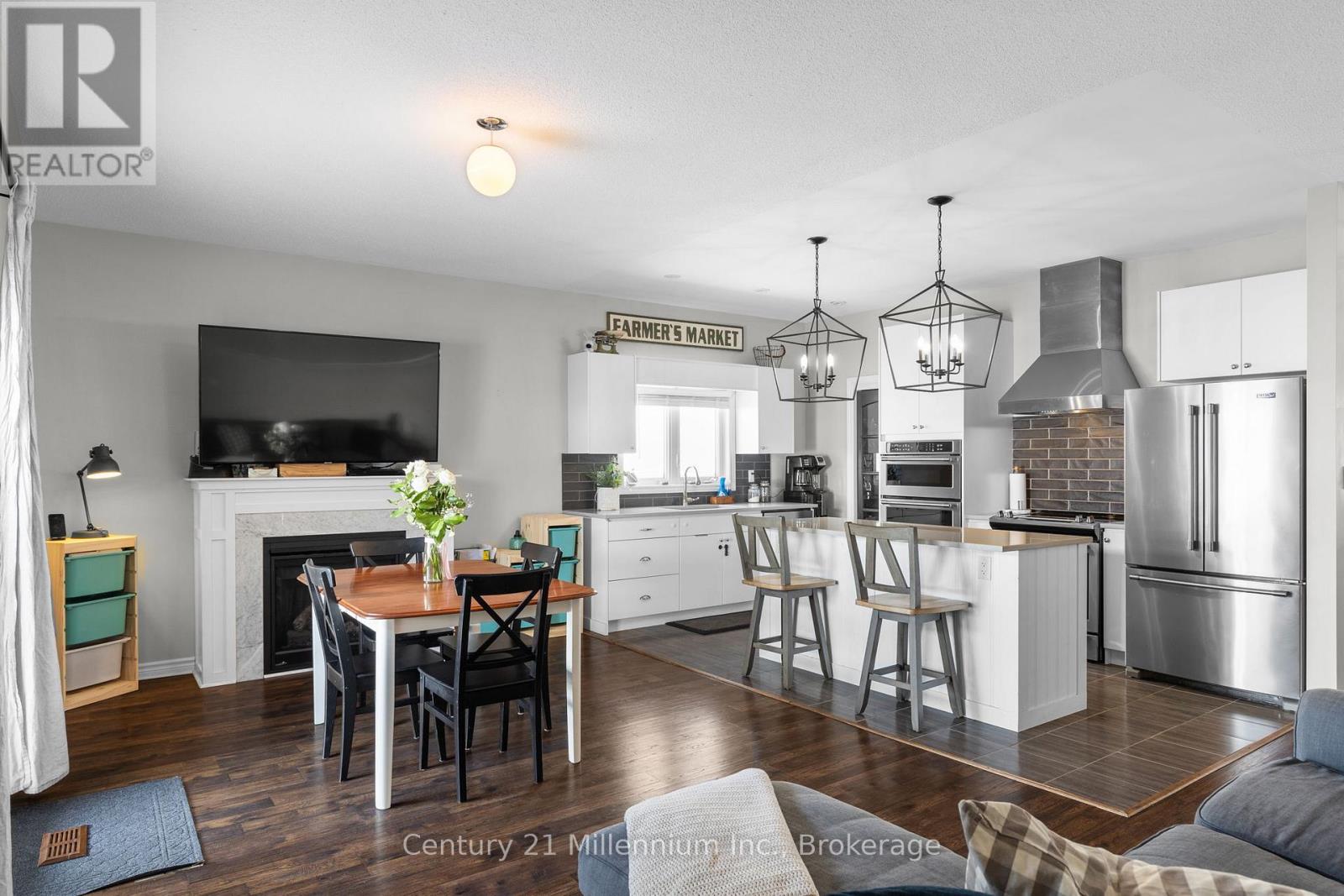 14 Drysdale Drive, Springwater, Ontario  L0L 1P0 - Photo 16 - S12219259