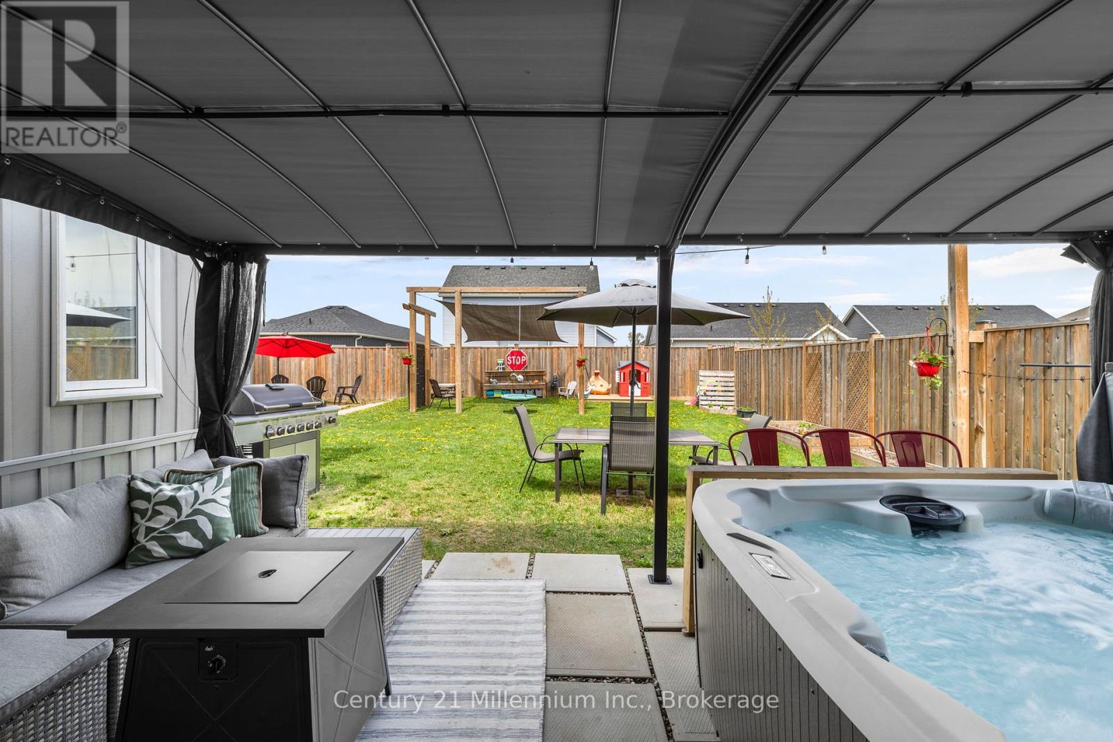 14 Drysdale Drive, Springwater, Ontario  L0L 1P0 - Photo 46 - S12219259