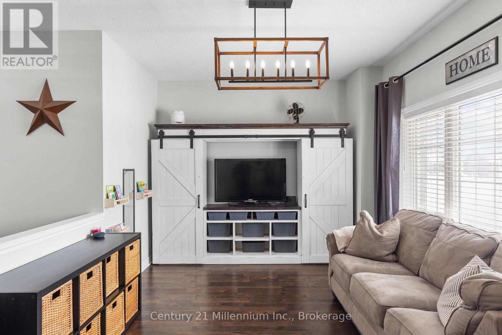 14 Drysdale Drive, Springwater, Ontario  L0L 1P0 - Photo 7 - S12219259