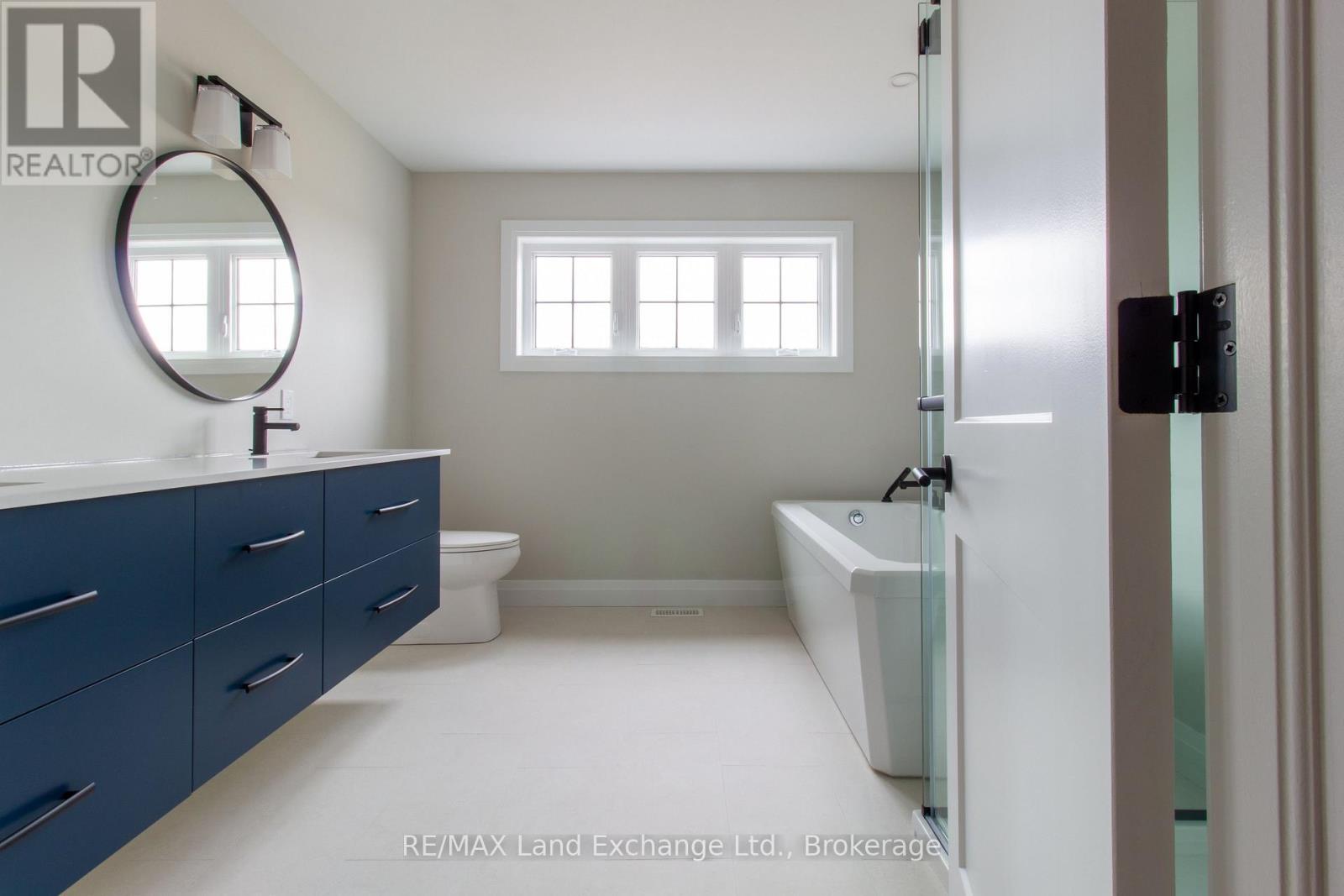 24 Lakeforest Drive, Saugeen Shores, Ontario  N0H 2L0 - Photo 23 - X12219195