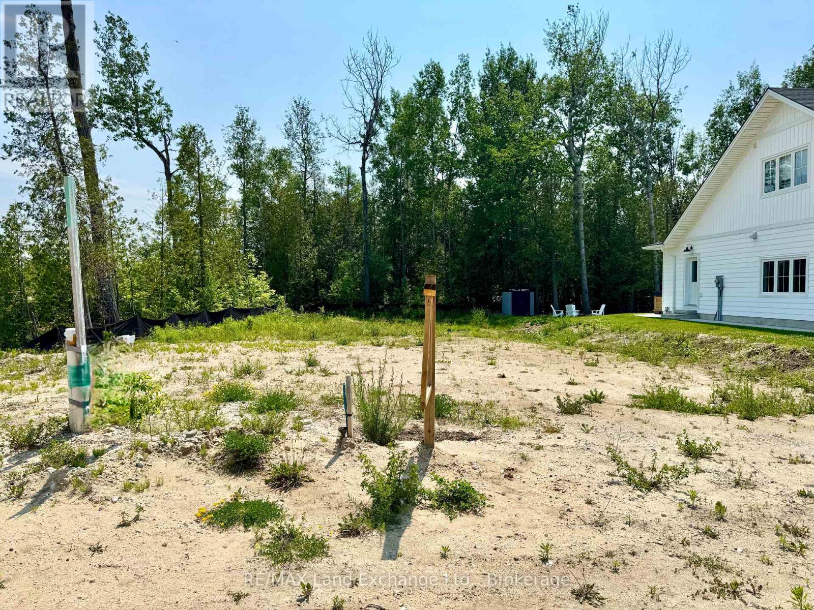 24 Lakeforest Drive, Saugeen Shores, Ontario  N0H 2L0 - Photo 7 - X12219195