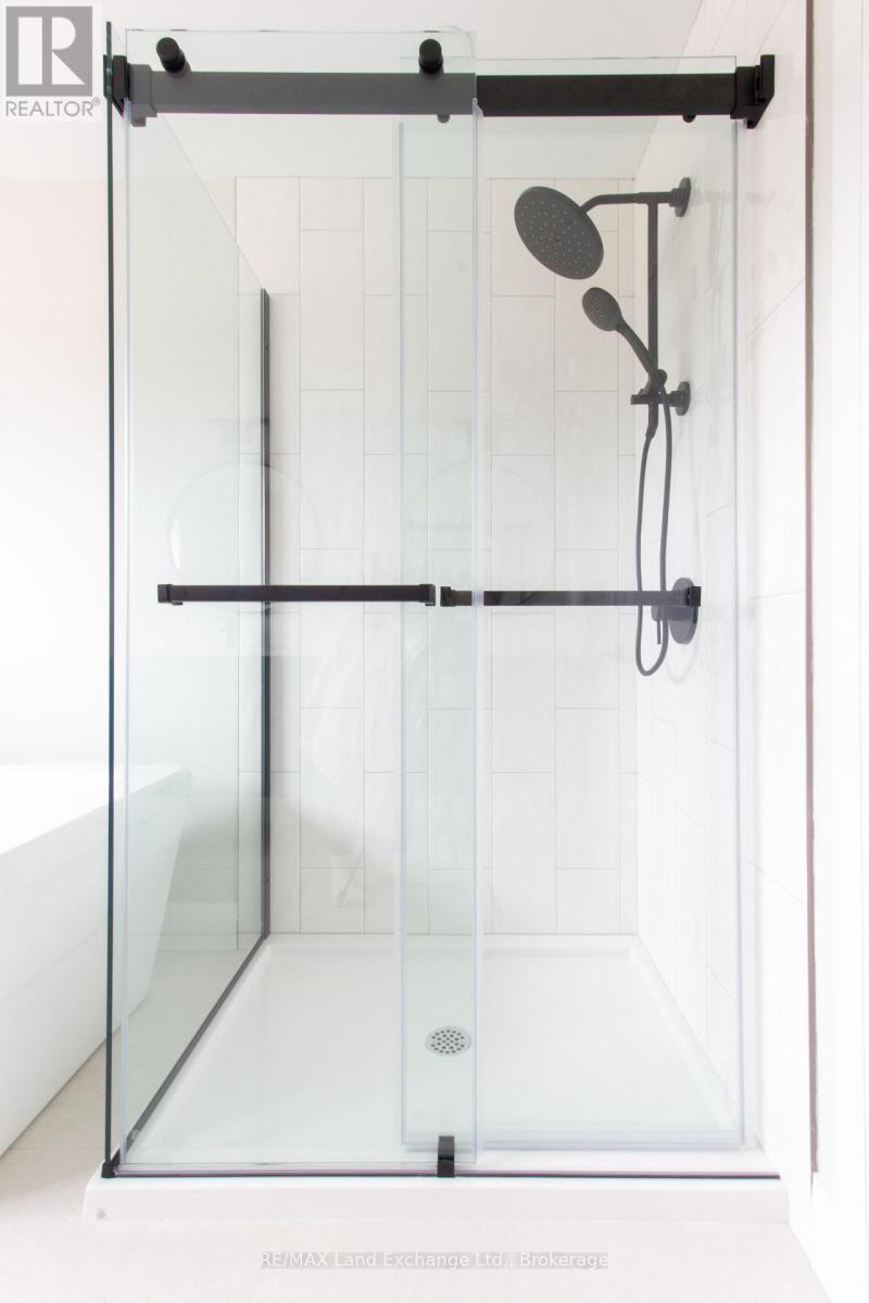 25 Lakeforest Drive, Saugeen Shores, Ontario  N0H 2L0 - Photo 21 - X12219216