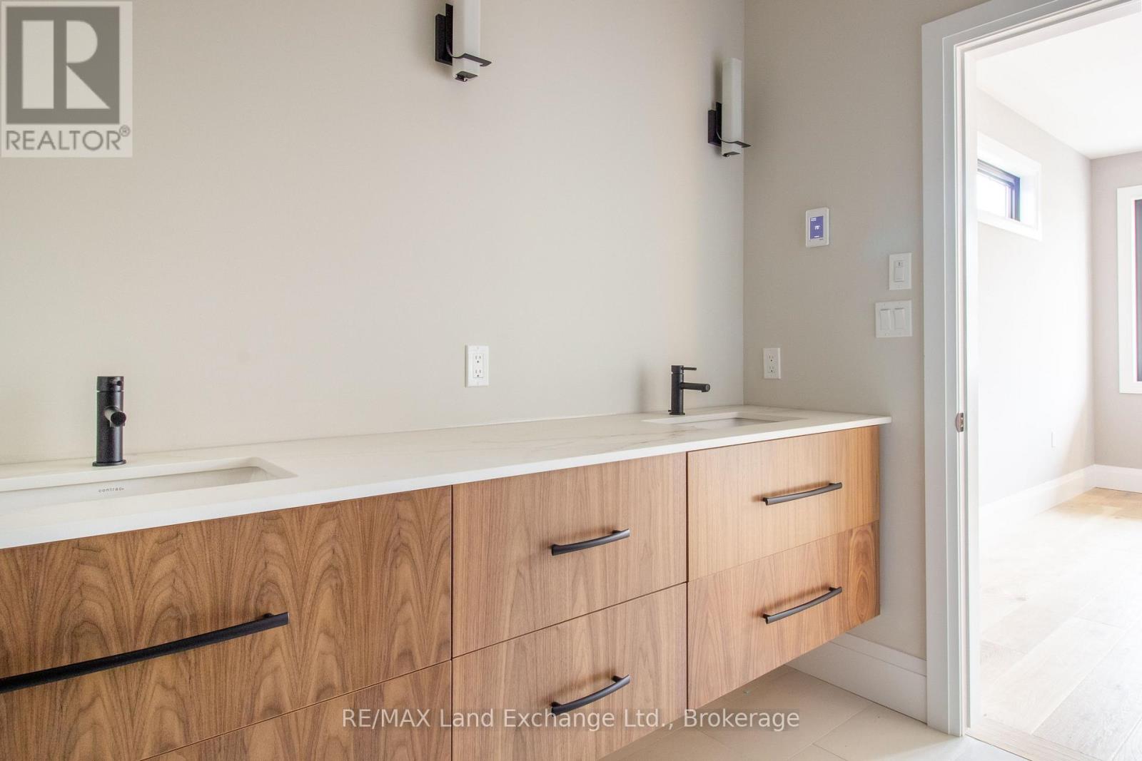 25 Lakeforest Drive, Saugeen Shores, Ontario  N0H 2L0 - Photo 22 - X12219216