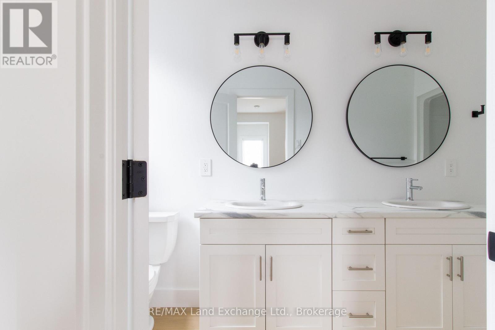 25 Lakeforest Drive, Saugeen Shores, Ontario  N0H 2L0 - Photo 23 - X12219216