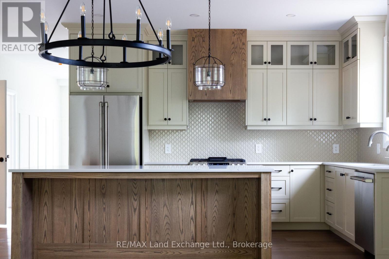 25 Lakeforest Drive, Saugeen Shores, Ontario  N0H 2L0 - Photo 8 - X12219216