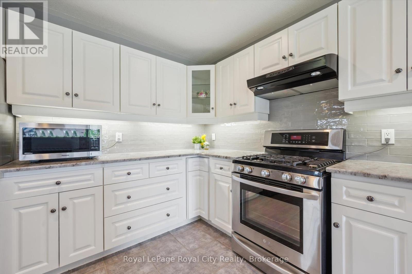 105 Riverwalk Place, Guelph/eramosa, Ontario  N0B 2K0 - Photo 17 - X12219294
