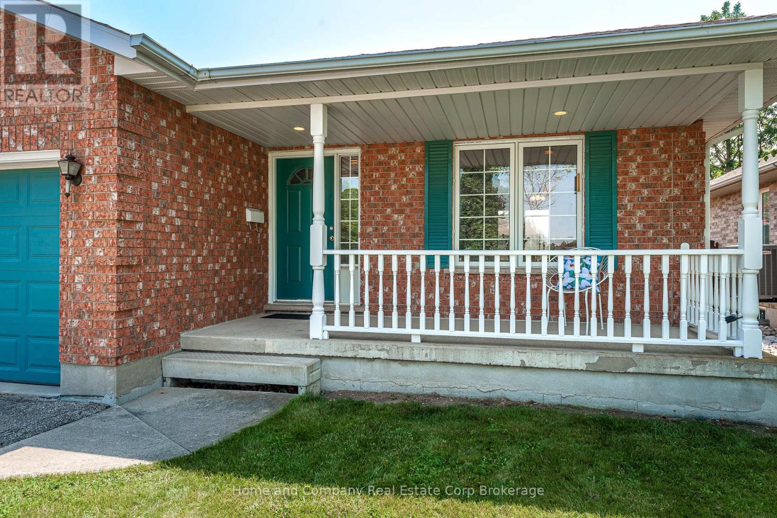 37 Dingman Place, Stratford, Ontario  N4Z 1J1 - Photo 3 - X12219413
