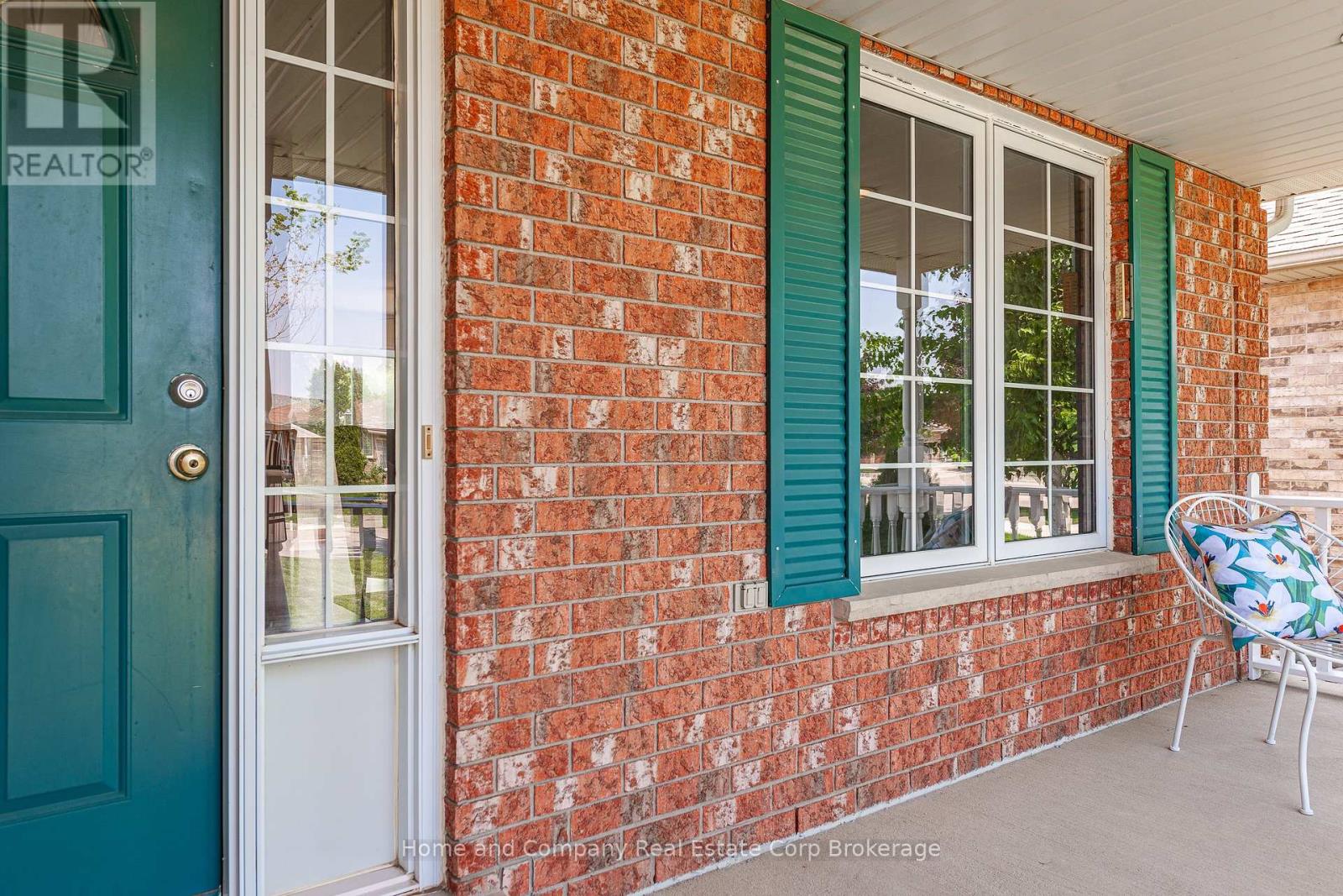 37 Dingman Place, Stratford, Ontario  N4Z 1J1 - Photo 4 - X12219413