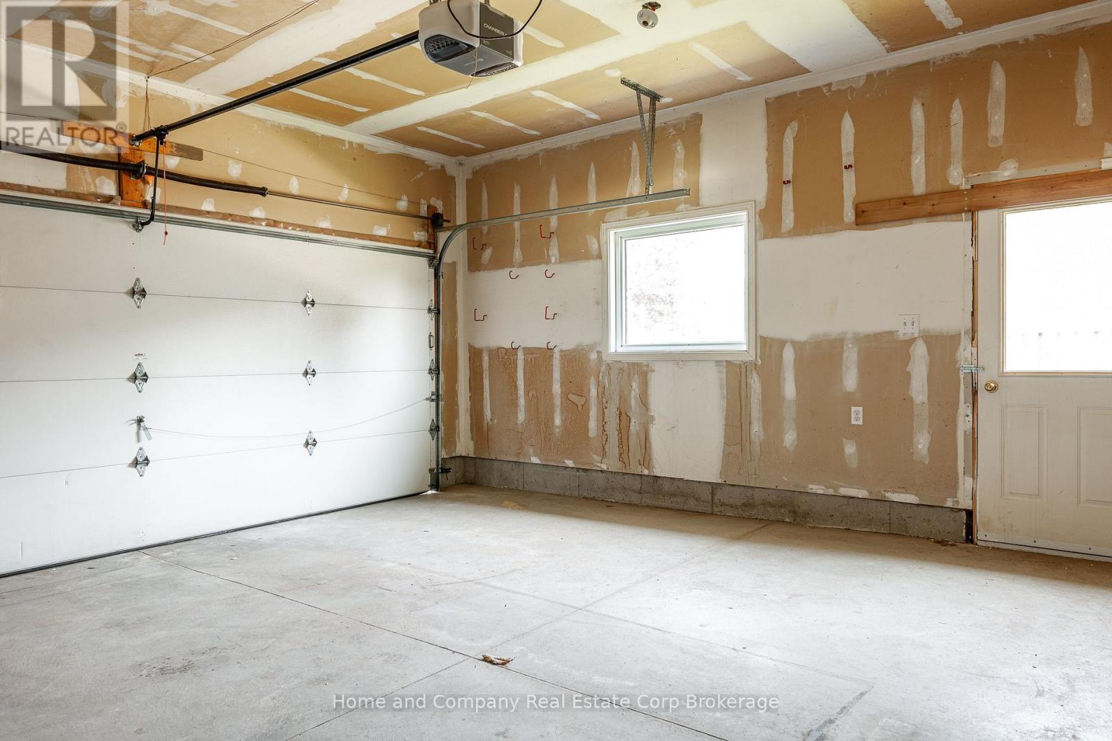 37 Dingman Place, Stratford, Ontario  N4Z 1J1 - Photo 41 - X12219413