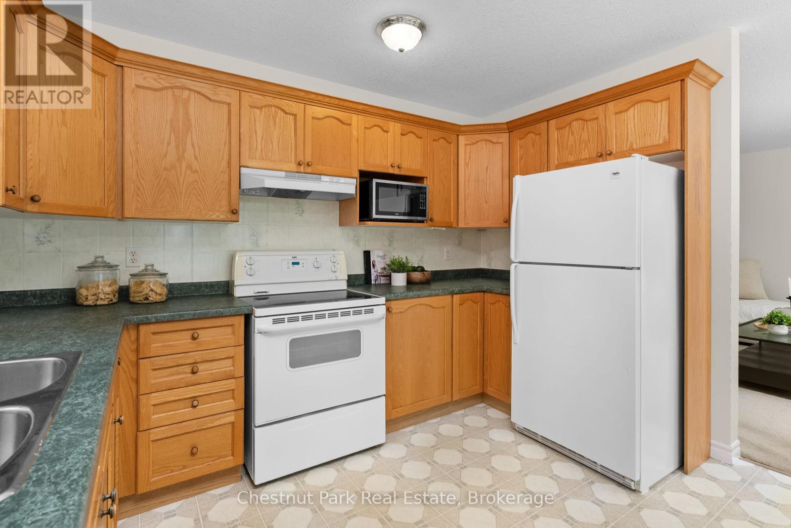 20 Hilltop Drive, Huntsville, Ontario  P1H 1C5 - Photo 12 - X12219671