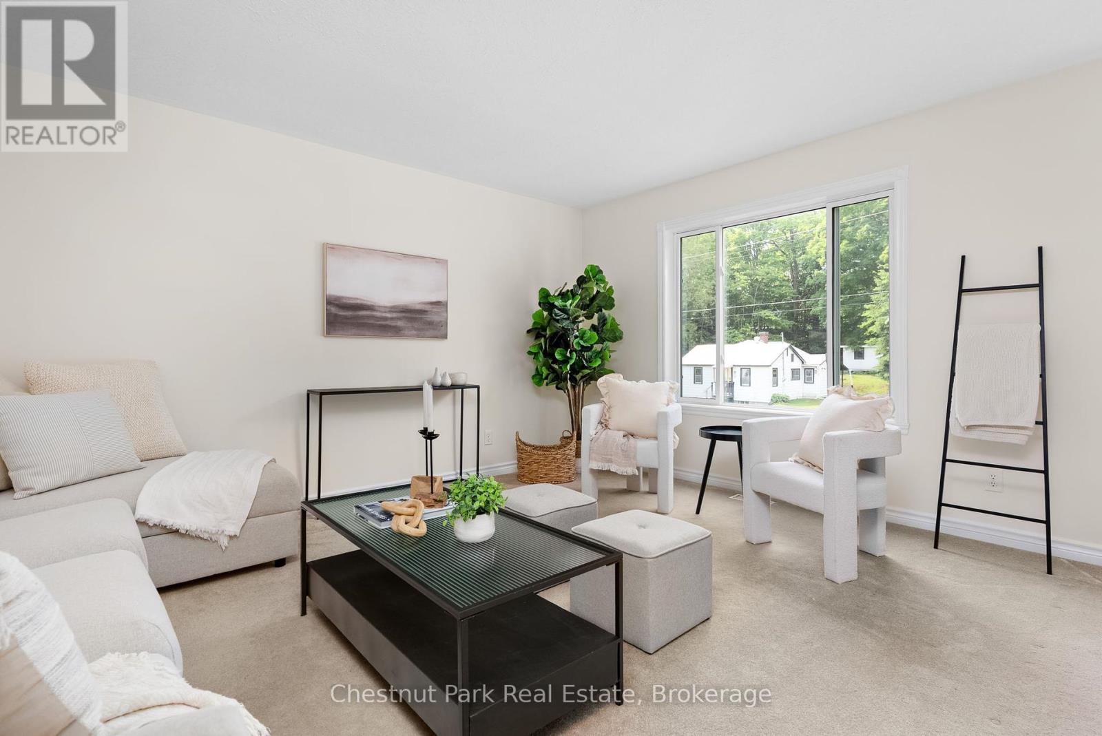 20 Hilltop Drive, Huntsville, Ontario  P1H 1C5 - Photo 3 - X12219671