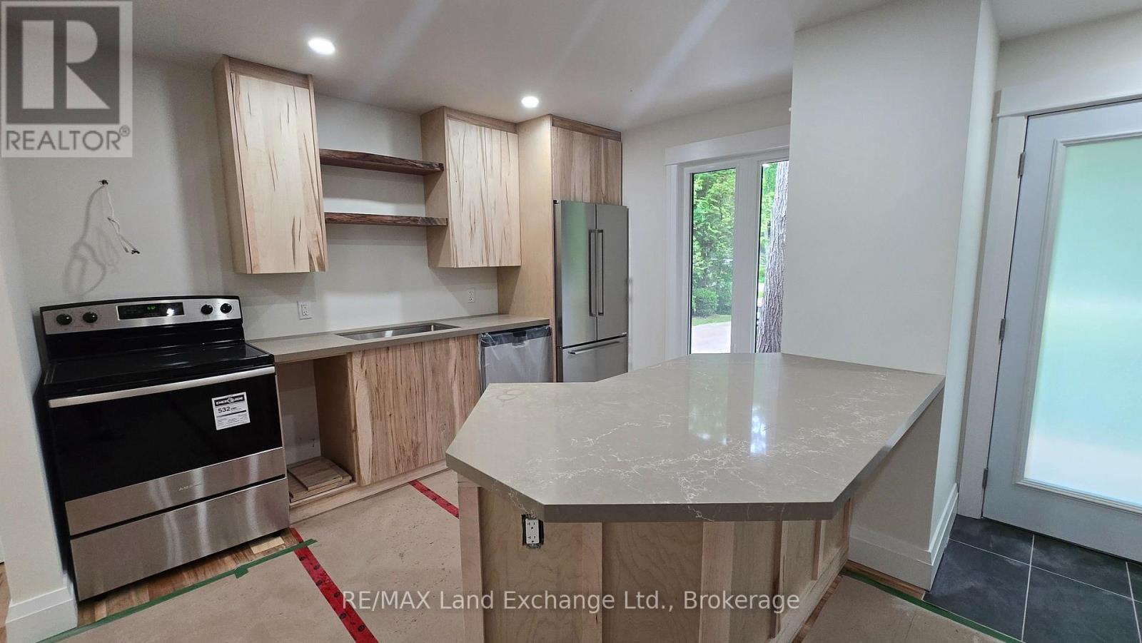 325 Ojibwa Trail, Huron-Kinloss, Ontario  N0G 2R0 - Photo 3 - X12219792