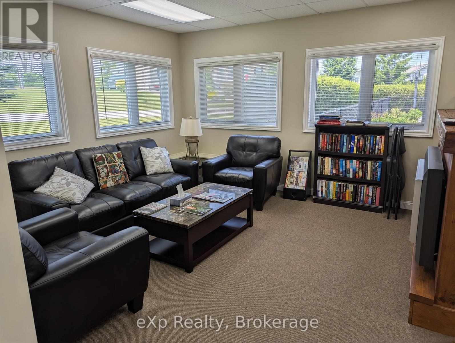 53 Creekside Circle, Kawartha Lakes, Ontario  K0M 1L0 - Photo 43 - X12219898