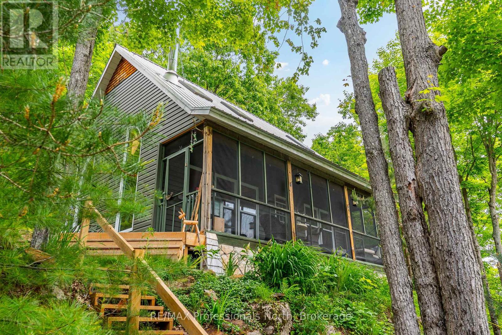 1065 Shaded Water Trail, Minden Hills, Ontario  K0M 2K0 - Photo 3 - X12219900