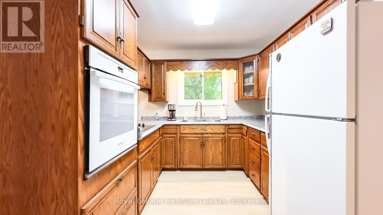 106 Oxford Street, Goderich, Ontario  N7A 1E4 - Photo 20 - X12219936