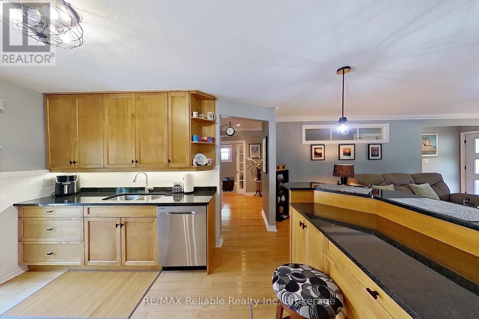 17 Louisa Street, Bluewater, Ontario  N0M 1G0 - Photo 16 - X12219971