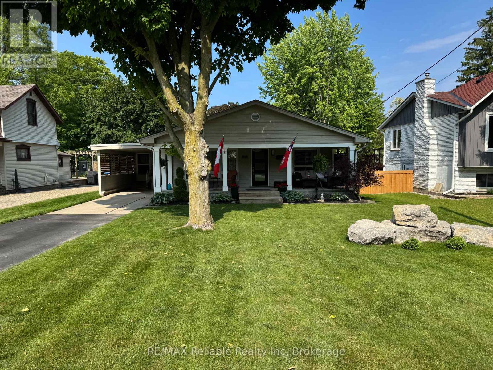 17 Louisa Street, Bluewater, Ontario  N0M 1G0 - Photo 2 - X12219971