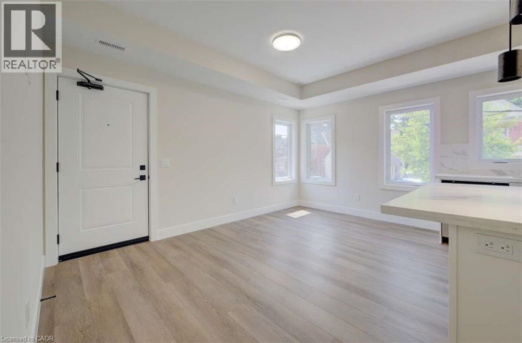 17 Peter Street Unit# 4, Kitchener, Ontario  N2G 3J5 - Photo 2 - 40741295