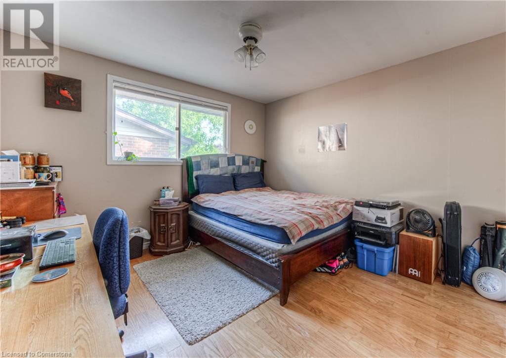 553 Teakwood Drive, Waterloo, Ontario  N2L 4L5 - Photo 12 - 40741045