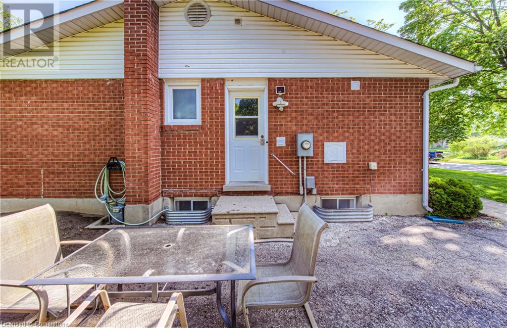 553 Teakwood Drive, Waterloo, Ontario  N2L 4L5 - Photo 14 - 40741045