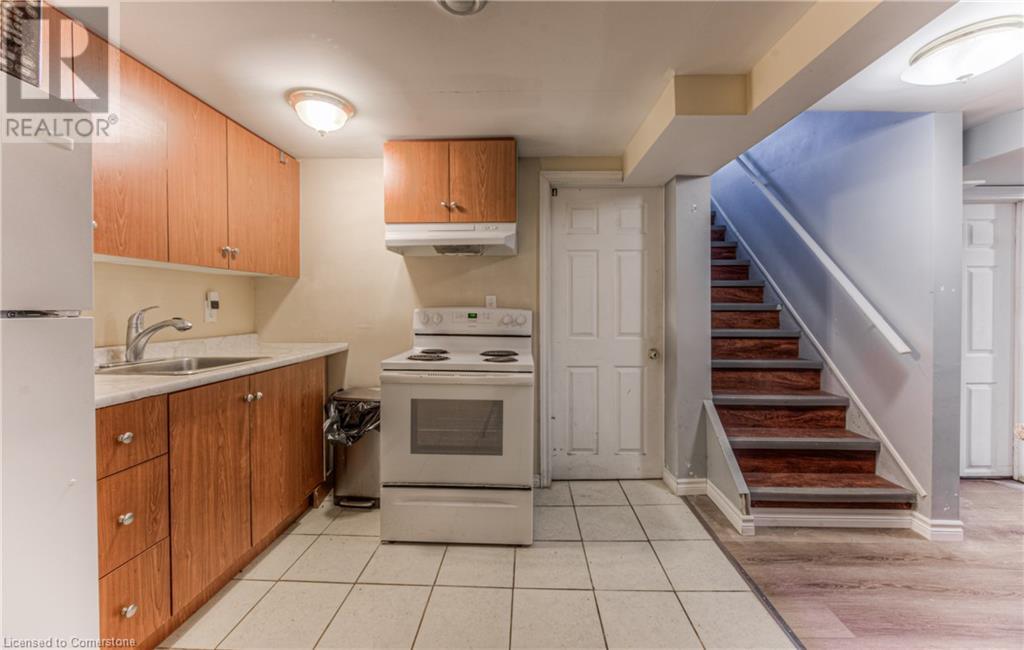 553 Teakwood Drive, Waterloo, Ontario  N2L 4L5 - Photo 15 - 40741045