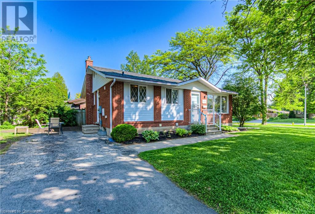 553 Teakwood Drive, Waterloo, Ontario  N2L 4L5 - Photo 2 - 40741045