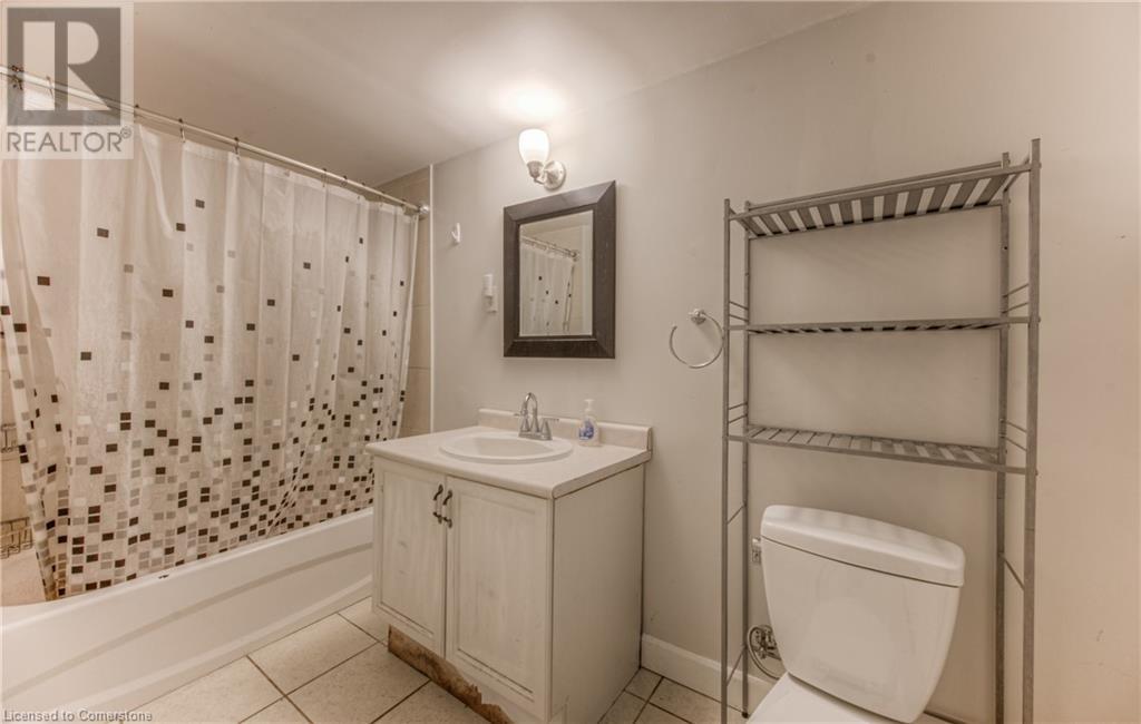 553 Teakwood Drive, Waterloo, Ontario  N2L 4L5 - Photo 23 - 40741045