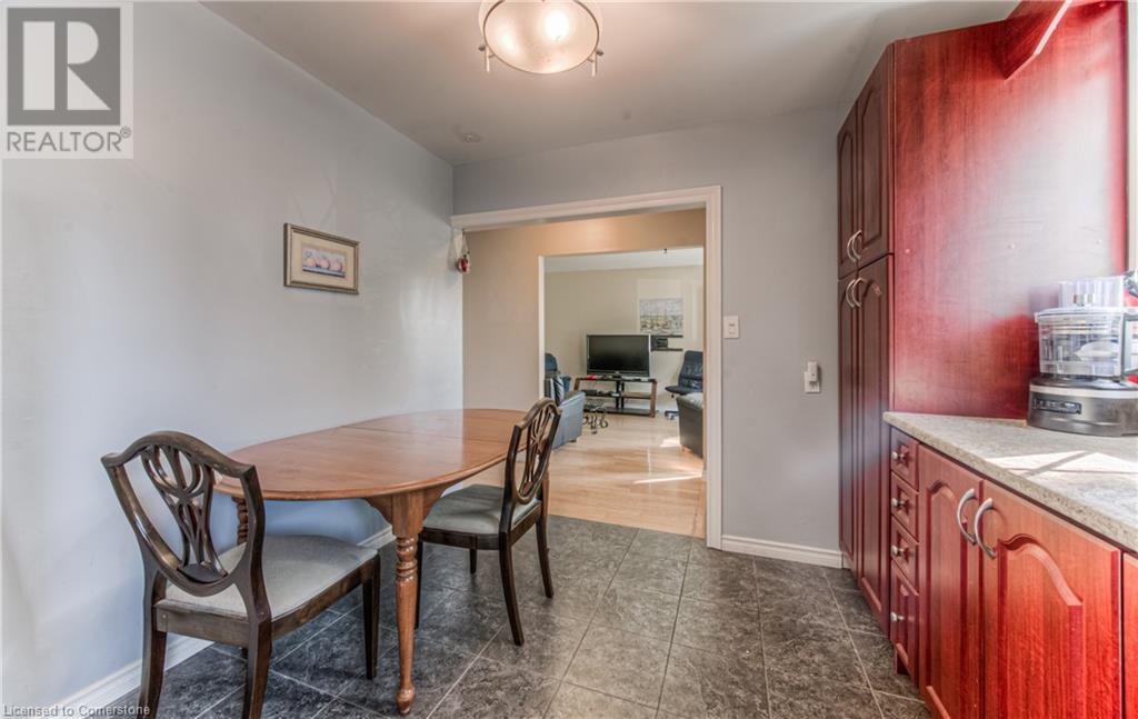 553 Teakwood Drive, Waterloo, Ontario  N2L 4L5 - Photo 7 - 40741045